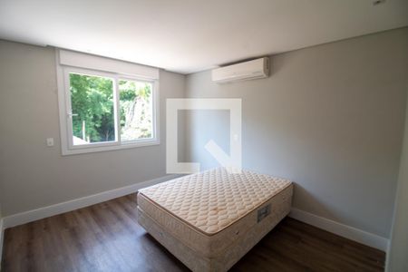 Casa de condomínio à venda com 657m², 4 quartos e 4 vagas Casa de condomínio à venda com 657m², 4 quartos e 4 vagasQuarto 3 - Suíte