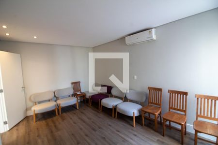 Casa de condomínio à venda com 657m², 4 quartos e 4 vagas Casa de condomínio à venda com 657m², 4 quartos e 4 vagasQuarto 2 - Suíte