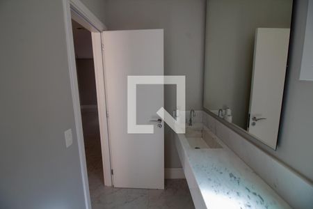 Casa de condomínio à venda com 657m², 4 quartos e 4 vagas Casa de condomínio à venda com 657m², 4 quartos e 4 vagasLavabo