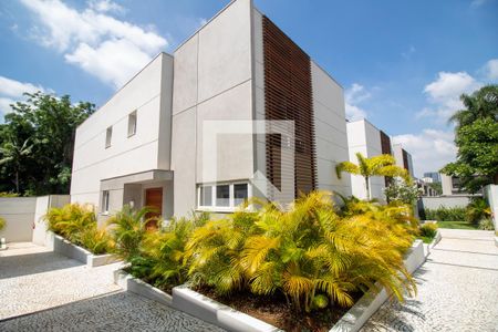 Casa de condomínio à venda com 657m², 4 quartos e 4 vagas Casa de condomínio à venda com 657m², 4 quartos e 4 vagasfachada da casa