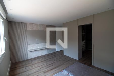 Casa de condomínio à venda com 657m², 4 quartos e 4 vagas Casa de condomínio à venda com 657m², 4 quartos e 4 vagasQuarto 4 - Suíte