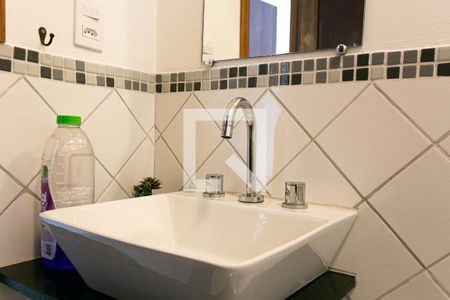 Casa à venda com 256m², 7 quartos e 2 vagas Casa à venda com 256m², 7 quartos e 2 vagasCasa 1 - Banheiro da Suíte