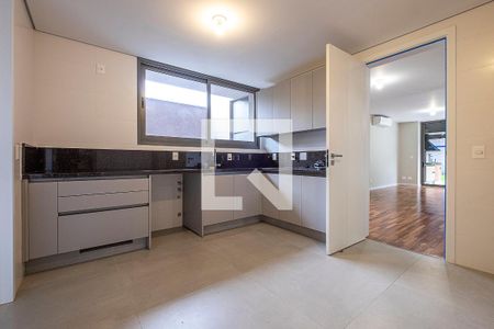 Casa à venda com 370m², 5 quartos e 4 vagas Casa à venda com 370m², 5 quartos e 4 vagasCozinha