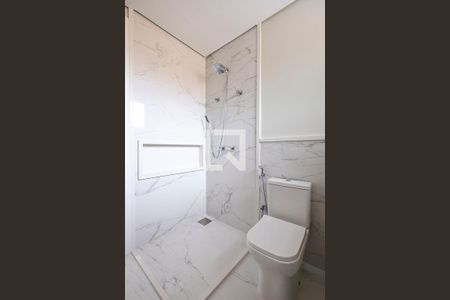 Casa à venda com 370m², 5 quartos e 4 vagas Casa à venda com 370m², 5 quartos e 4 vagasSuíte 2 - Banheiro