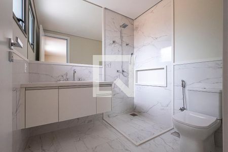 Casa à venda com 370m², 5 quartos e 4 vagas Casa à venda com 370m², 5 quartos e 4 vagasSuíte 3 - Banheiro