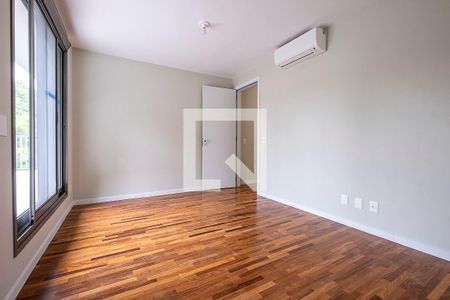 Casa à venda com 370m², 5 quartos e 4 vagas Casa à venda com 370m², 5 quartos e 4 vagasSuíte 2