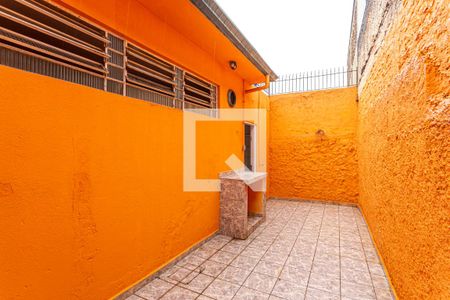 Casa à venda com 80m², 2 quartos e 1 vagaQuintal Fundos