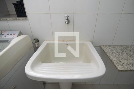 Apartamento para alugar com 144m², 3 quartos e 1 vagaÁrea de Serviço