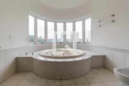 Casa de condomínio à venda com 516m², 5 quartos e 7 vagasDetalhe do Banheiro da Suite