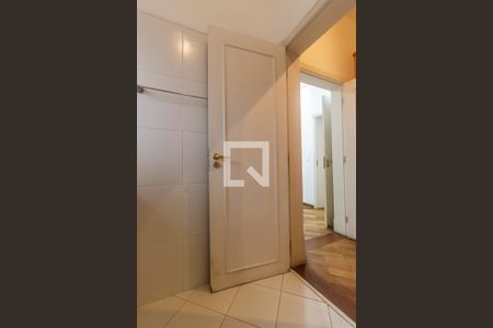 Casa de condomínio à venda com 516m², 5 quartos e 7 vagasBanheiro da Suíte 1