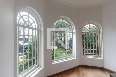 Casa de condomínio à venda com 516m², 5 quartos e 7 vagasEscritório