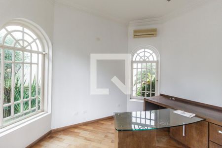 Casa de condomínio à venda com 516m², 5 quartos e 7 vagasEscritório