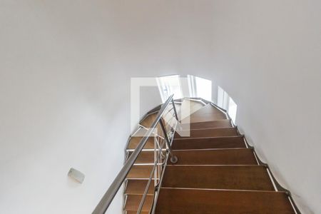 Casa de condomínio à venda com 516m², 5 quartos e 7 vagasEscada