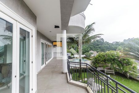 Casa de condomínio à venda com 516m², 5 quartos e 7 vagasVaranda