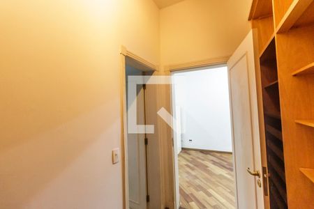 Casa de condomínio à venda com 516m², 5 quartos e 7 vagasCloset da suíte