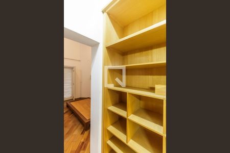 Casa de condomínio à venda com 516m², 5 quartos e 7 vagasCloset da suíte