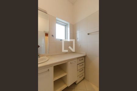 Casa de condomínio à venda com 516m², 5 quartos e 7 vagasBanheiro da Suíte 1