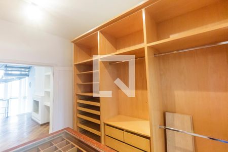 Casa de condomínio à venda com 516m², 5 quartos e 7 vagasCloset da suíte