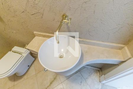 Casa de condomínio à venda com 516m², 5 quartos e 7 vagasDetalhe do banheiro