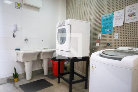 Studio para alugar com 56m², 1 quarto e sem vaga Studio para alugar com 56m², 1 quarto e sem vagaÁrea de Serviço