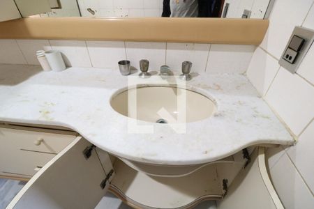 Apartamento à venda com 166m², 4 quartos e 2 vagasBanheiro da Suíte