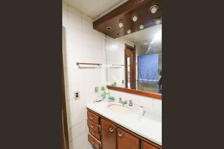 Apartamento à venda com 166m², 4 quartos e 2 vagasBanheiro