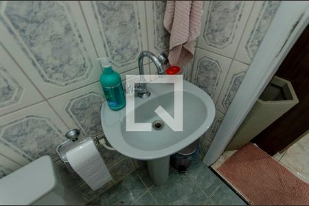 Casa à venda com 300m², 5 quartos e 2 vagas Casa à venda com 300m², 5 quartos e 2 vagasBanheiro Suíte 1