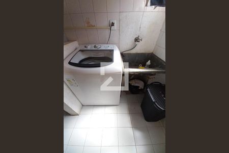 Apartamento à venda com 57m², 2 quartos e 1 vaga Apartamento à venda com 57m², 2 quartos e 1 vagaDetalhe da área de serviço