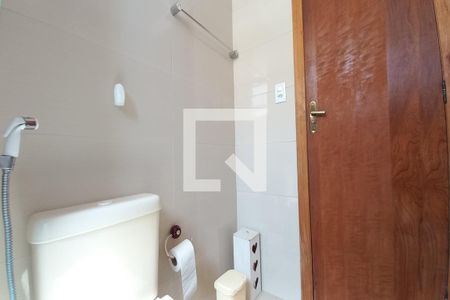 Apartamento à venda com 57m², 2 quartos e 1 vaga Apartamento à venda com 57m², 2 quartos e 1 vagaDetalhe do Banheiro
