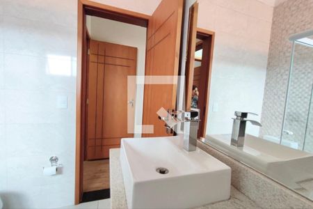 Casa à venda com 191m², 3 quartos e 4 vagasBanheiro Suíte