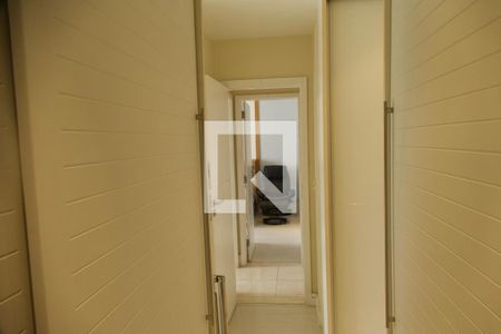 Apartamento à venda com 164m², 3 quartos e 2 vagas Apartamento à venda com 164m², 3 quartos e 2 vagasSuíte closet