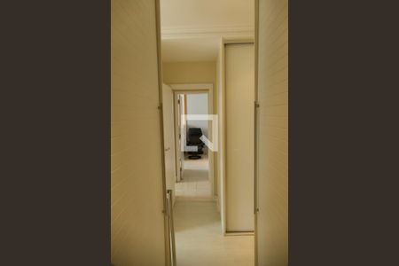 Apartamento à venda com 164m², 3 quartos e 2 vagas Apartamento à venda com 164m², 3 quartos e 2 vagasSuíte closet