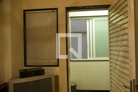 Apartamento à venda com 164m², 3 quartos e 2 vagas Apartamento à venda com 164m², 3 quartos e 2 vagasQuarto serviço