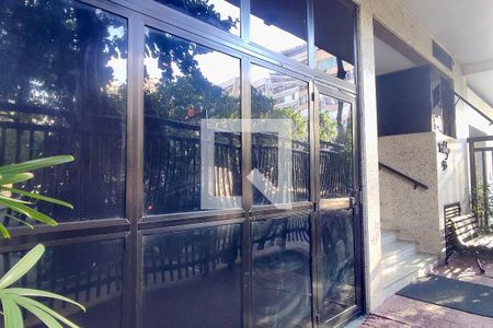 Apartamento à venda com 164m², 3 quartos e 2 vagas Apartamento à venda com 164m², 3 quartos e 2 vagasPortaria