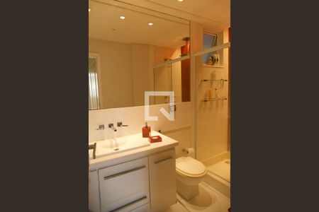 Apartamento à venda com 164m², 3 quartos e 2 vagas Apartamento à venda com 164m², 3 quartos e 2 vagasBanheiro social