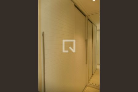 Apartamento à venda com 164m², 3 quartos e 2 vagas Apartamento à venda com 164m², 3 quartos e 2 vagasSuíte closet