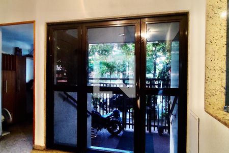 Apartamento à venda com 164m², 3 quartos e 2 vagas Apartamento à venda com 164m², 3 quartos e 2 vagasPortaria