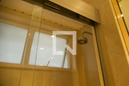 Apartamento à venda com 164m², 3 quartos e 2 vagas Apartamento à venda com 164m², 3 quartos e 2 vagasSuíte banheiro