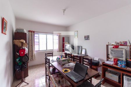 Casa à venda com 303m², 3 quartos e 8 vagasEscritório