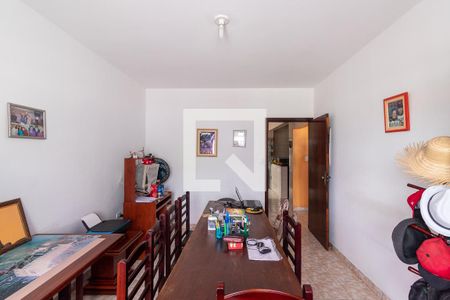 Casa à venda com 303m², 3 quartos e 8 vagasEscritório