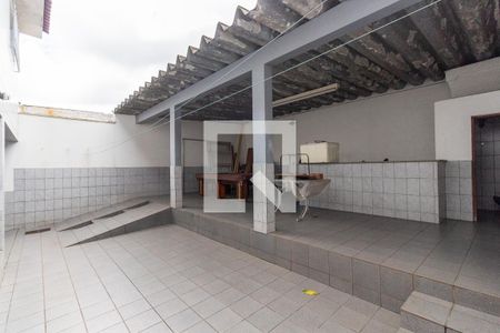 Casa à venda com 303m², 3 quartos e 8 vagasQuintal