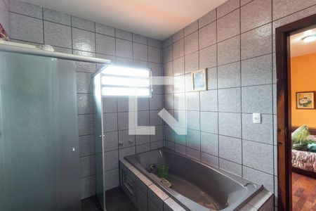 Casa à venda com 303m², 3 quartos e 8 vagasBanheiro da Suíte