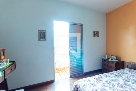 Casa à venda com 303m², 3 quartos e 8 vagasQuarto Suíte