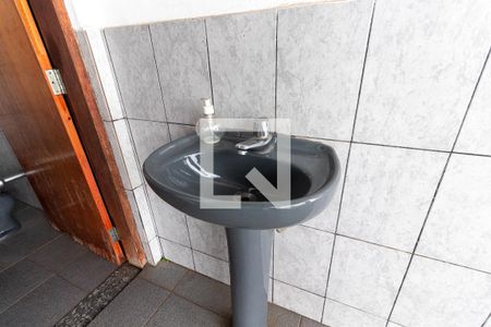 Casa à venda com 303m², 3 quartos e 8 vagasBanheiro 4