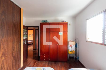 Casa à venda com 303m², 3 quartos e 8 vagasQuarto 1