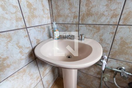 Casa à venda com 303m², 3 quartos e 8 vagasBanheiro 1