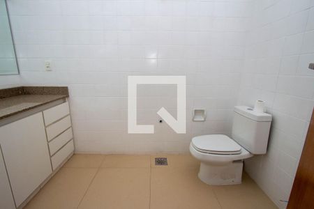 Casa para alugar com 500m², 3 quartos e 6 vagas Casa para alugar com 500m², 3 quartos e 6 vagasBanheiro