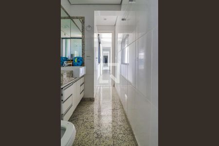 Apartamento à venda com 172m², 2 quartos e 4 vagasBanheiro do Quarto 2 Suíte