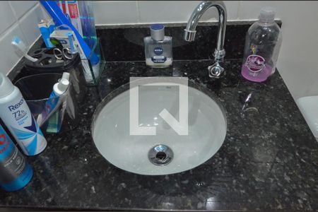 Casa de condomínio para alugar com 105m², 3 quartos e 2 vagas Banheiro social