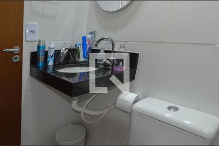 Casa de condomínio para alugar com 105m², 3 quartos e 2 vagas Banheiro social